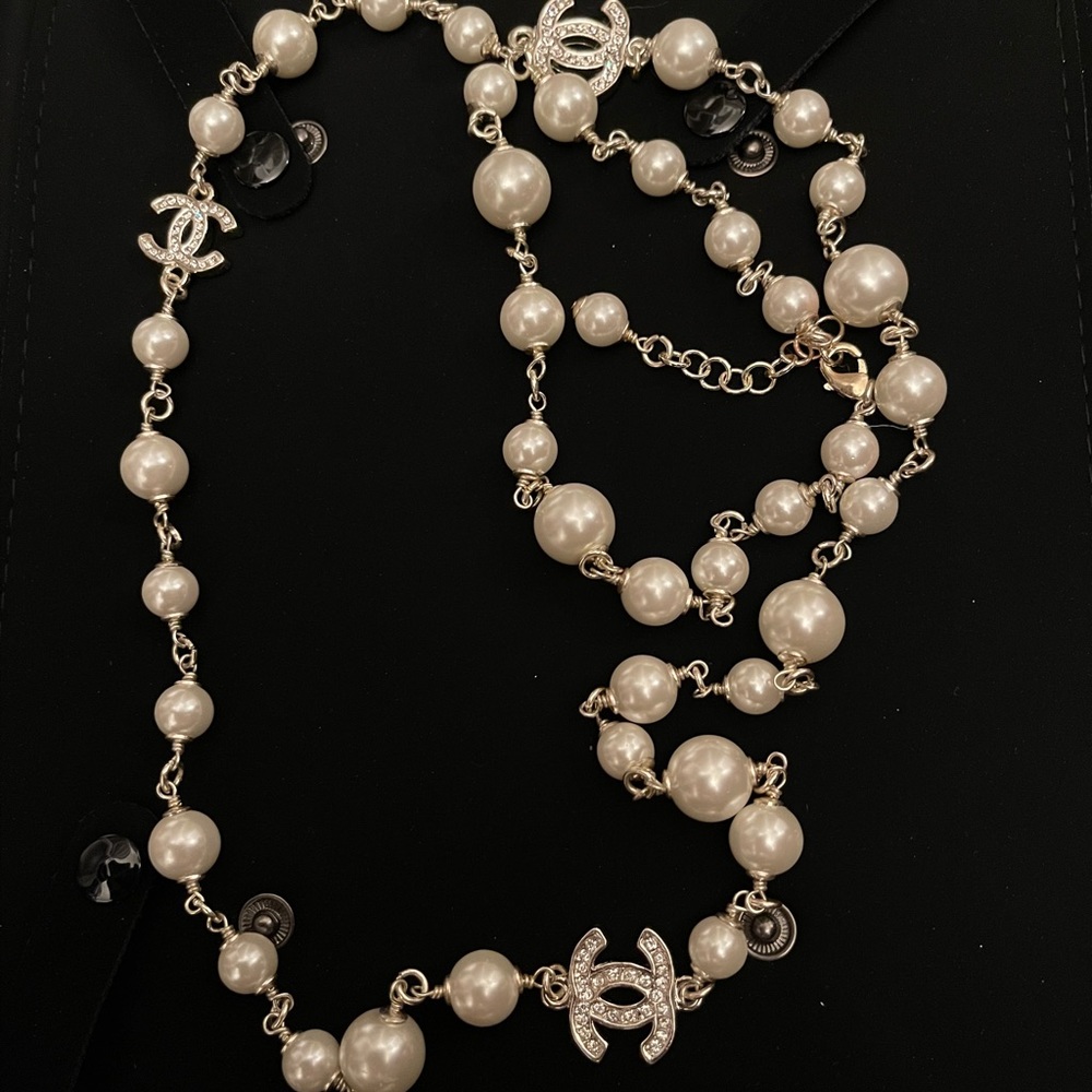 Chanel goldstone pearls and silver necklace